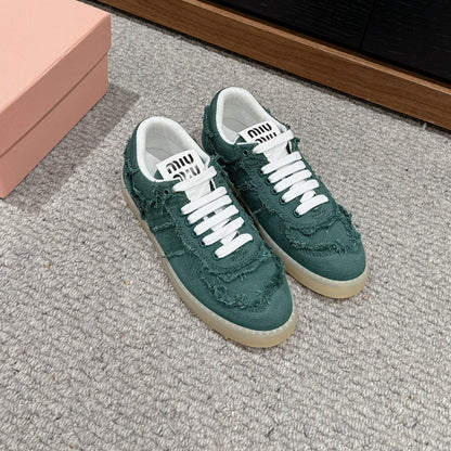 M-Sneakers