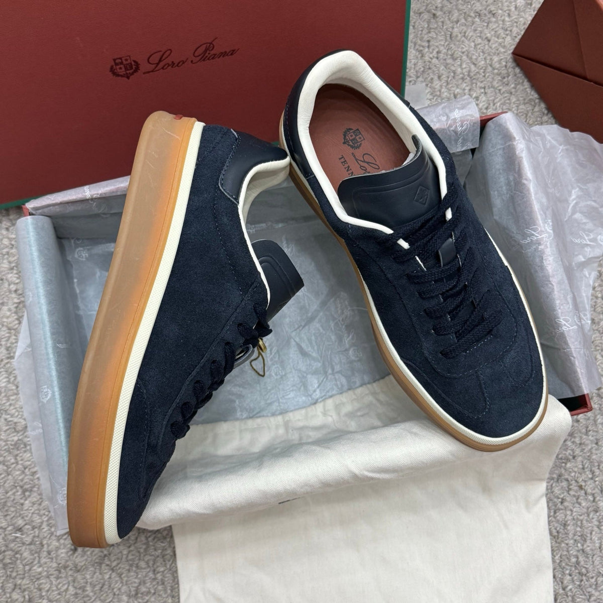L-Sneakers