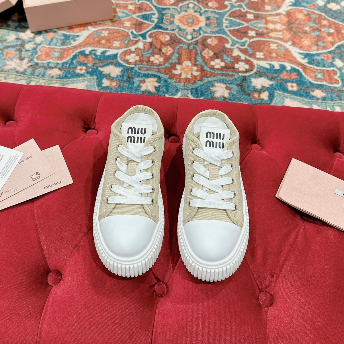 M-Sneakers