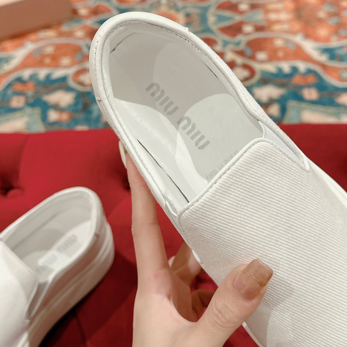 M-Sneakers