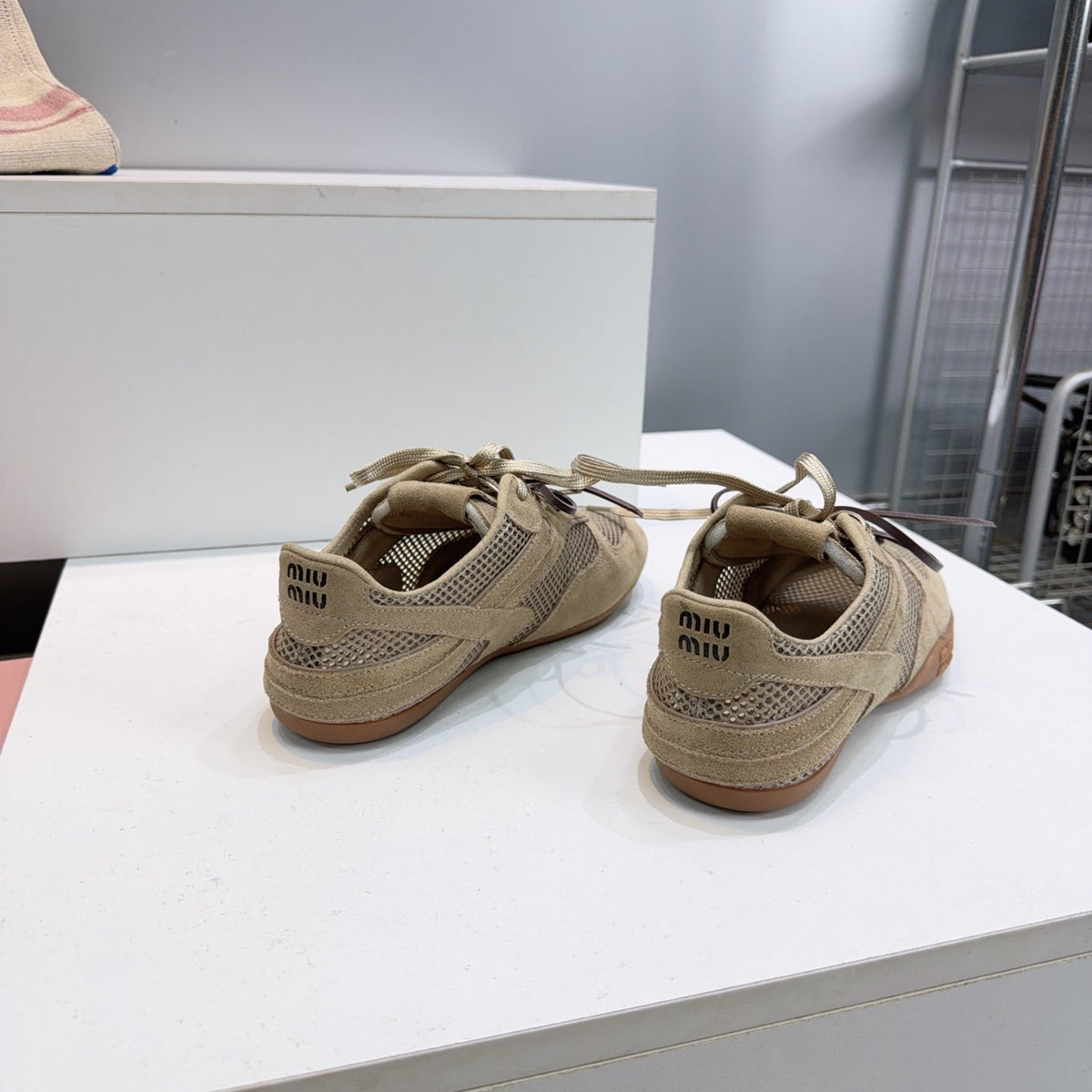 M-Sneakers