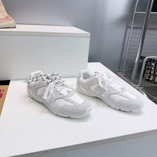 M-Sneakers