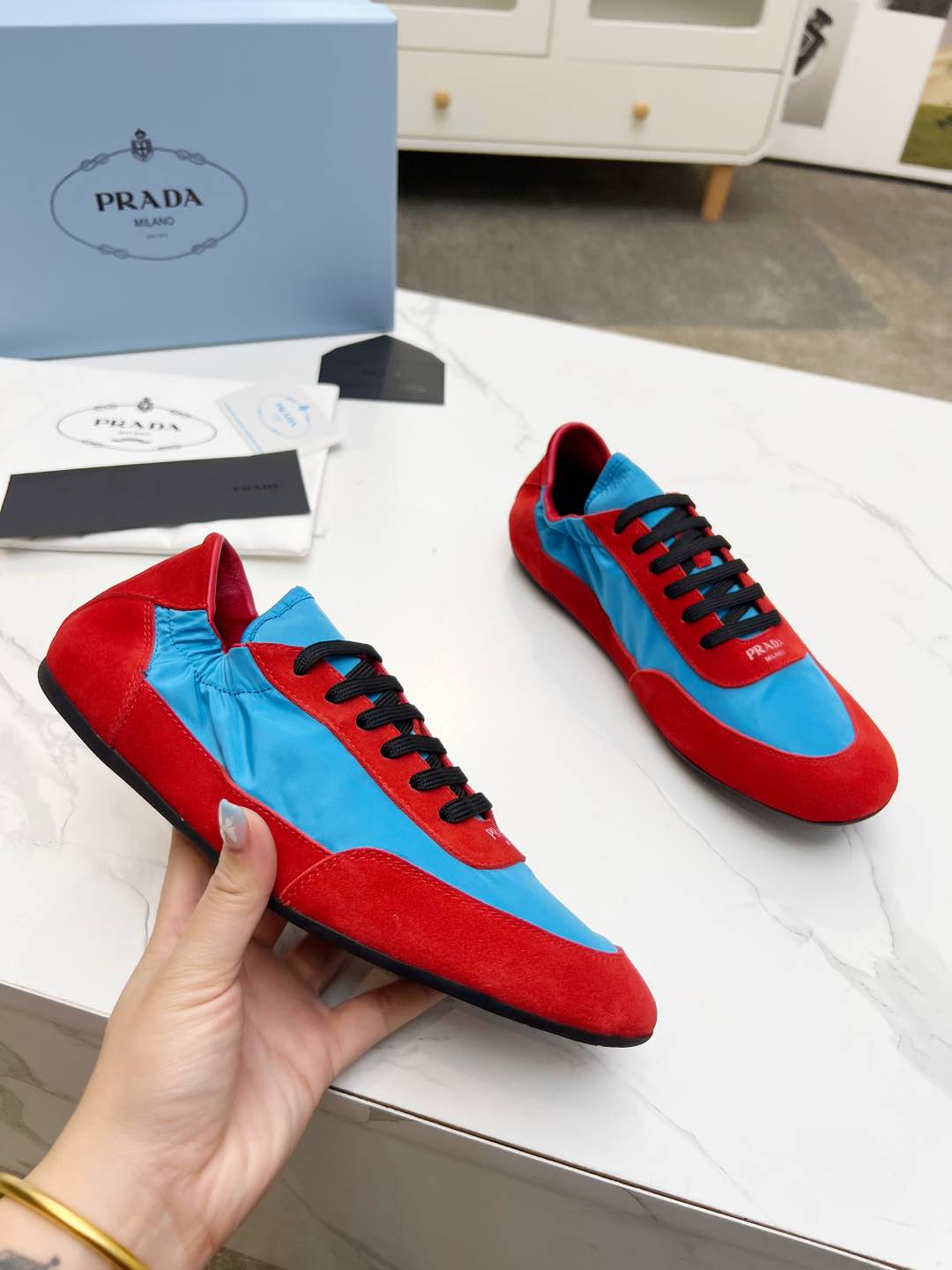 P-Sneakers