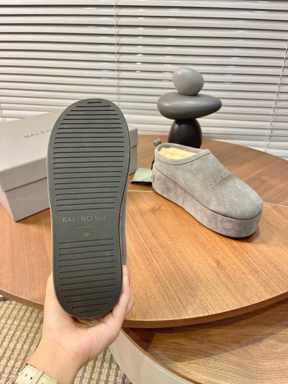 B-Sneakers
