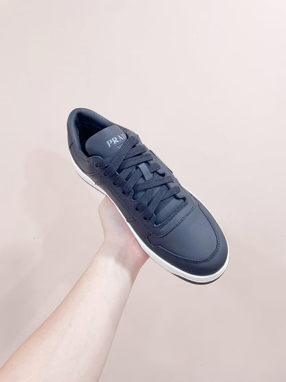 P-Sneakers
