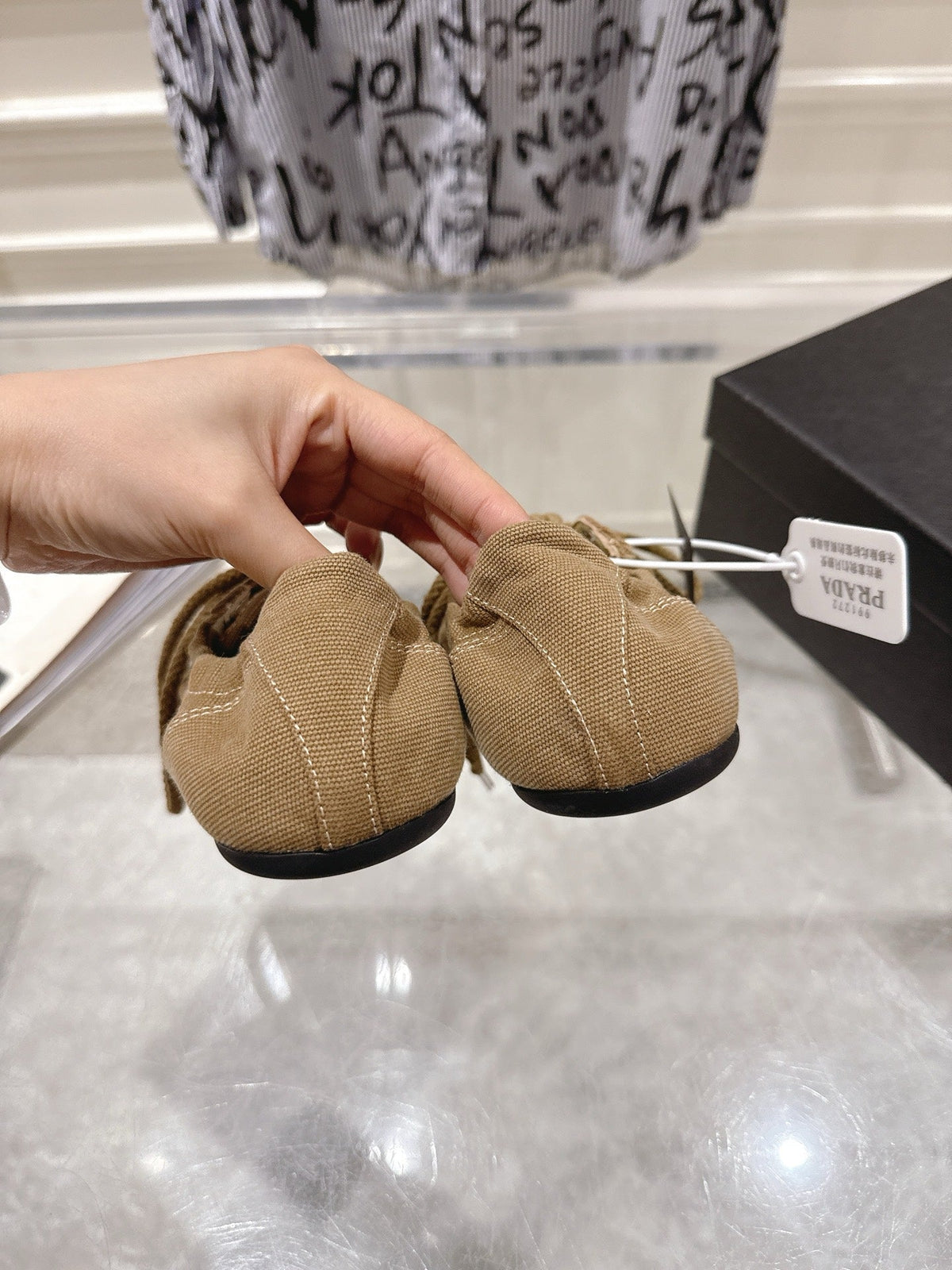 P-Sneakers