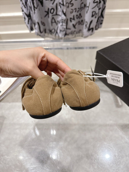 P-Sneakers