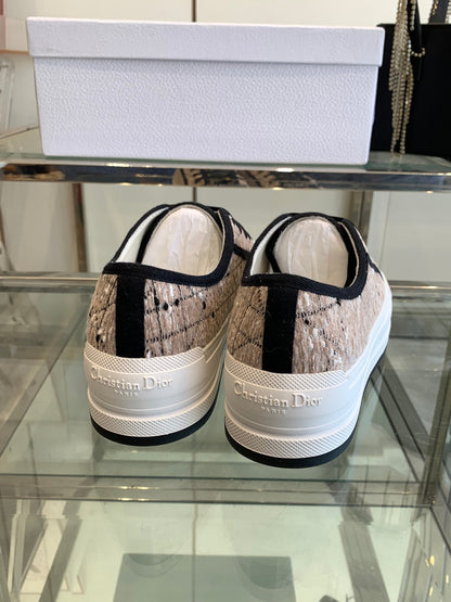 D-Sneakers