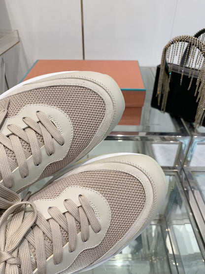 L-Sneakers