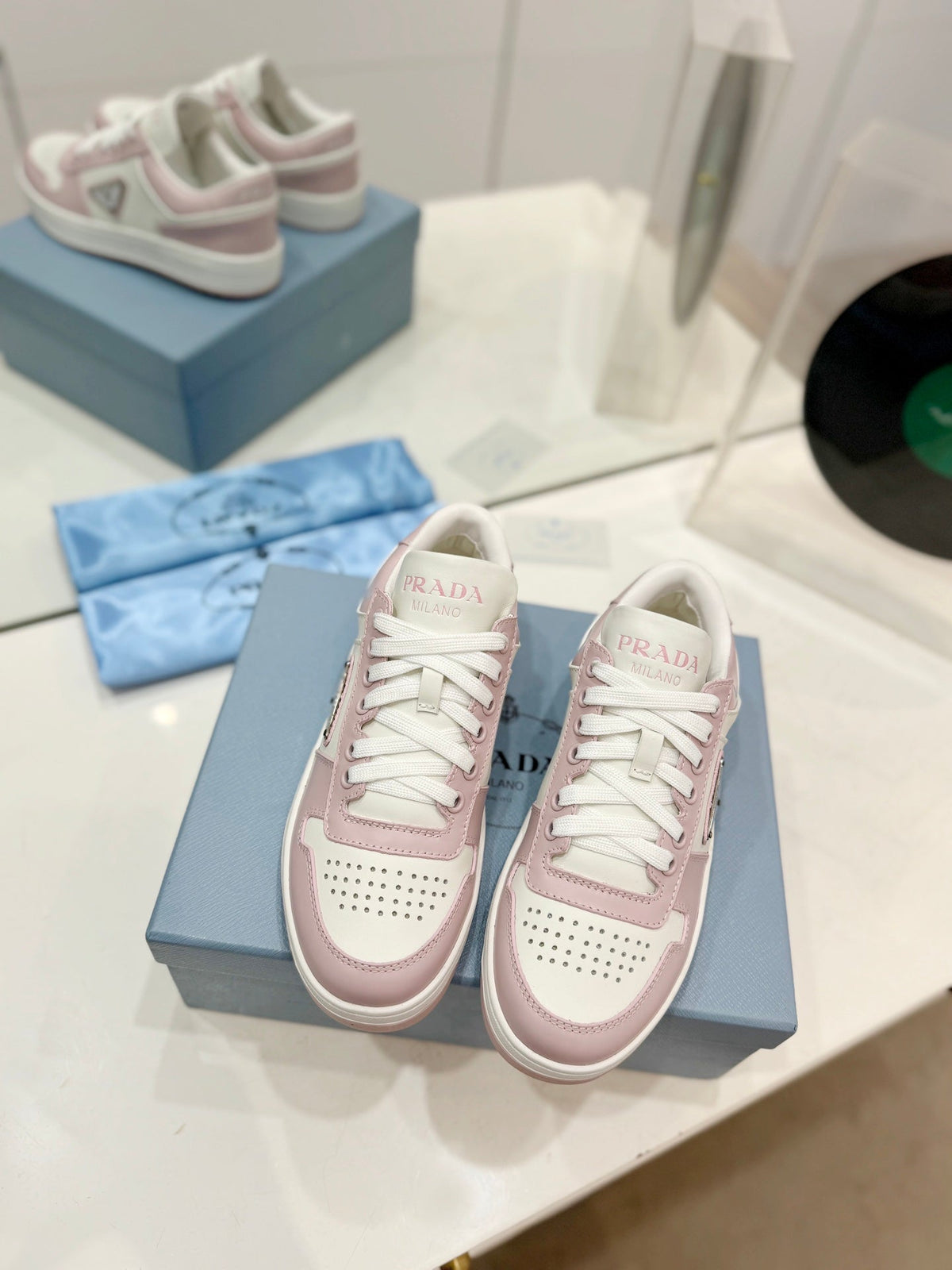 P-Sneakers