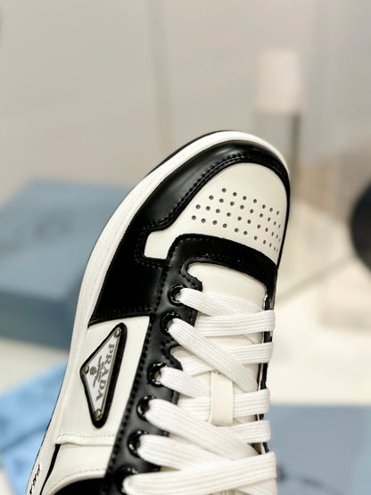 P-Sneakers