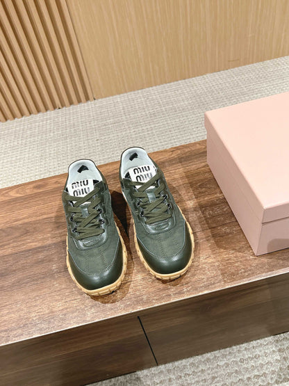 M-Sneakers