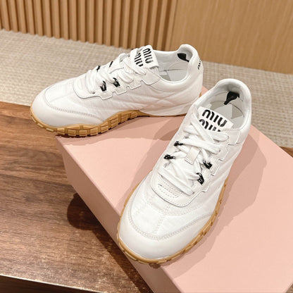 M-Sneakers