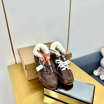 M-Sneakers