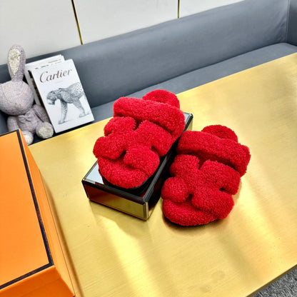 CHYPRE SANDAL IN CHERRY RED SHEARLING