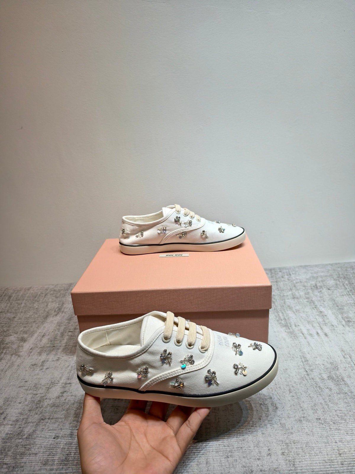 M-Sneakers