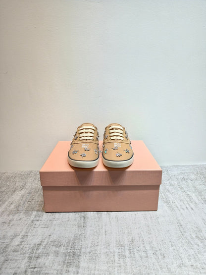 M-Sneakers