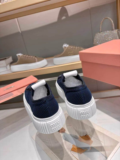 M-Sneakers
