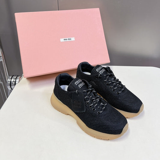 M-Sneakers
