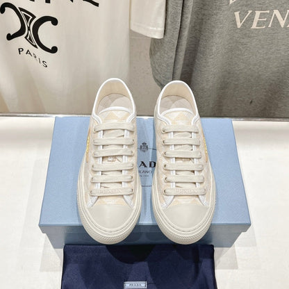 P-Sneakers