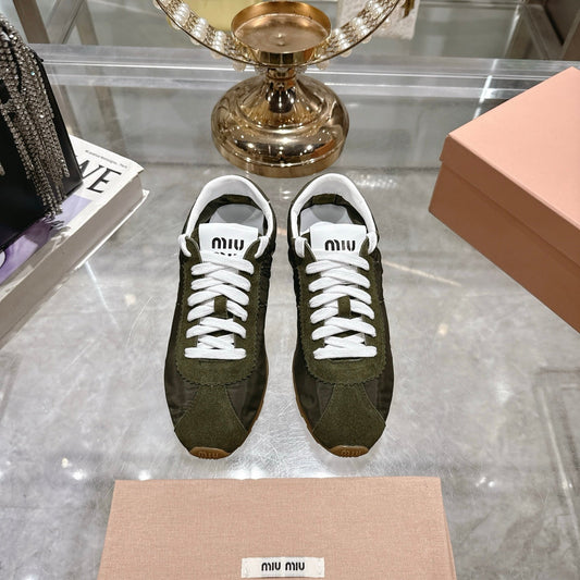 M-Sneakers