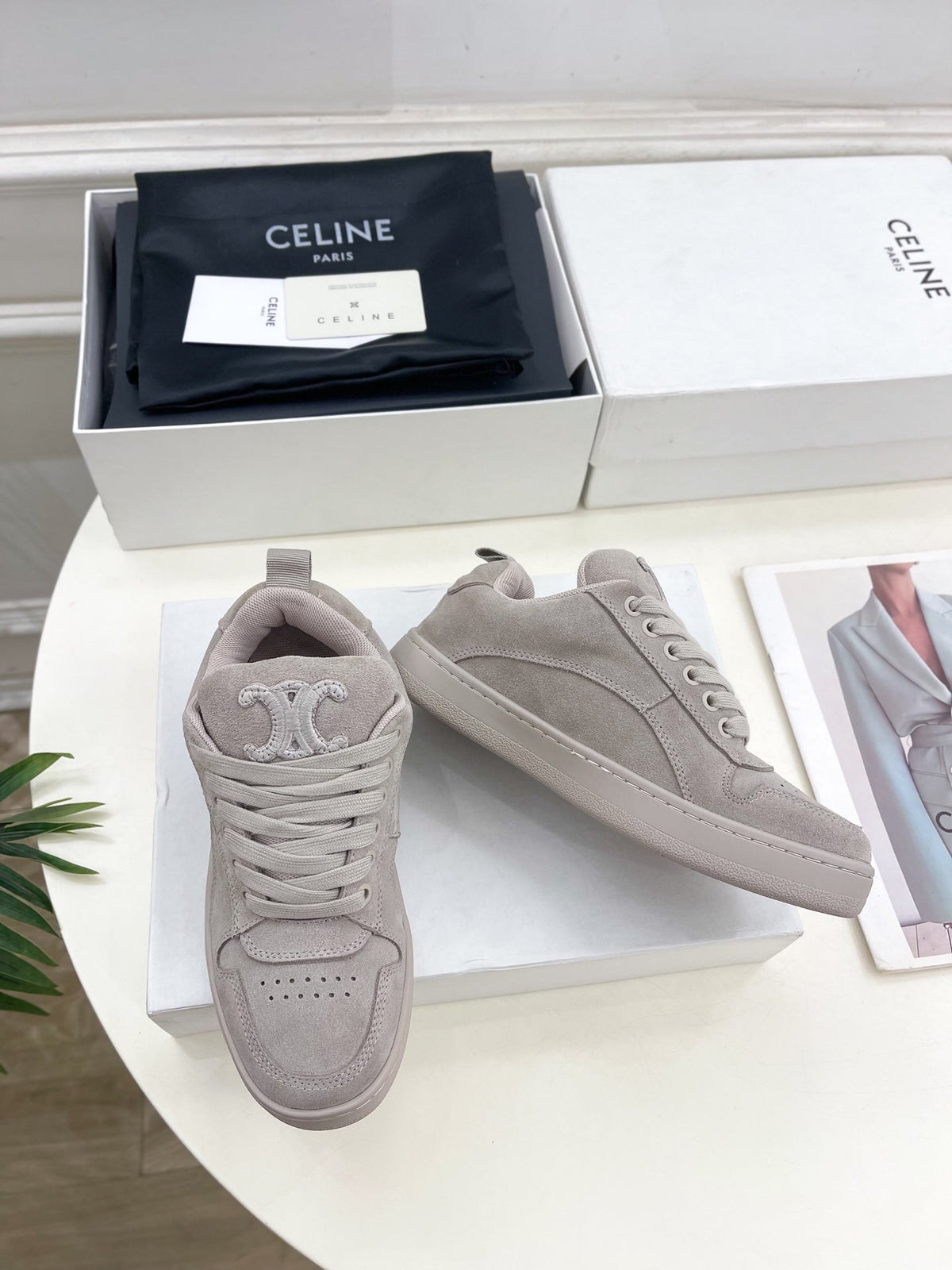 S-Sneakers