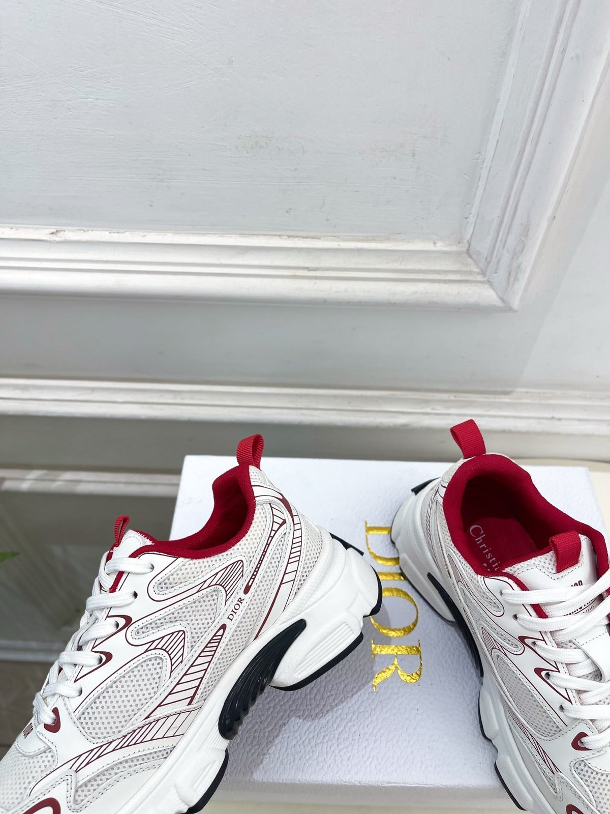D-Sneakers